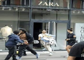 ফ্রান্স দাঙ্গায় নতুন মোড়, দেশ বাঁচাতে রাস্তায় মিছিল ফরাসিদের