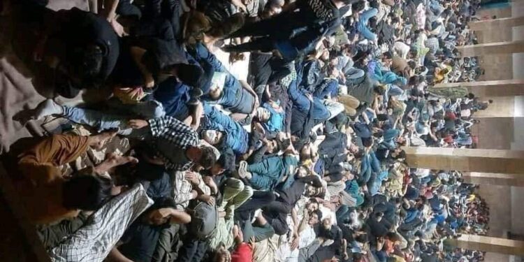 আফগান উদ্বাস্তুদের ব্যাপক ধরপাকড় শুরু করেছে পাকিস্থান