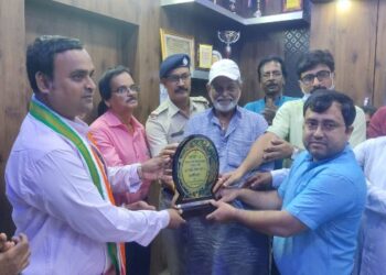 চন্দ্রযান ৩ মিশনে অংশ নেওয়া ভাতারের অভিষেক সাহাকে সংবর্ধনা