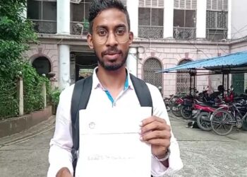 র‍্যাগিং রুখতে বর্ধমান বিশ্ববিদ্যালয় কর্তৃপক্ষের কাছে স্মারকলিপি জমা দিল এবিভিপি