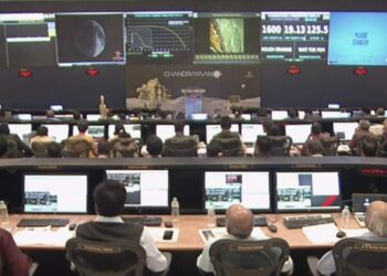 ইতিহাস সৃষ্টি করল ভারত, চন্দ্রপৃষ্ঠে নরম অবতরণ করল চন্দ্রযান-৩