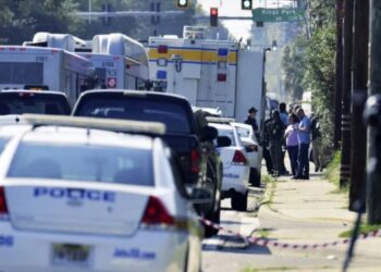 আমেরিকার ফ্লোরিডায় শেতাঙ্গ বন্দুকধারীর হামলায় ৪ কৃষ্ণাঙ্গের মৃত্যু,আহত বেশ কয়েকজন