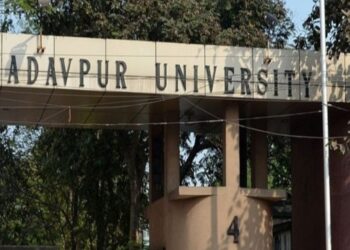 ছাত্রমৃত্যুর তদন্তের মাঝেই পদত্যাগ করলেন যাদবপুর বিশ্ববিদ্যালয়ের অন্তর্বর্তী তদন্ত কমিটির প্রধান