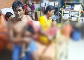 কাটোয়ায় বেপরোয়া মোটর ভ্যানের চাকায় দু’টুকরো হয়ে গেল ৫ বছরের শিশুর দেহ