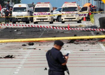 রানওয়ে থেকে সোজা সড়কপথে বিমান, মালয়েশিয়ায় গাড়ির সাথে প্রাইভেট জেটের সংঘর্ষে মৃত ১০