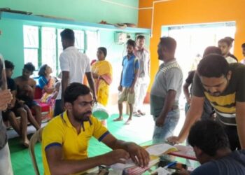 মেমারিতে দুই সংস্থার উদ্যোগে আয়োজিত হল রক্তদান শিবির