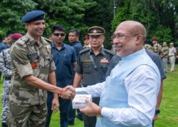 জাতিগত হিংসায় বাস্তুচ্যুতদের জন্য “এক পরিবার এক জীবিকা” প্রকল্প ঘোষণা করেছেন মণিপুরের মুখ্যমন্ত্রী