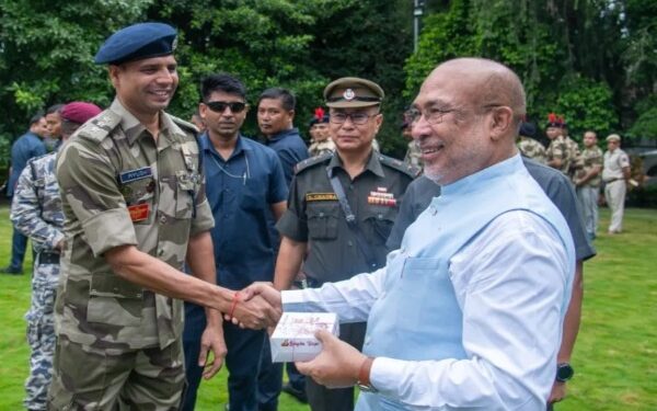 জাতিগত হিংসায় বাস্তুচ্যুতদের জন্য “এক পরিবার এক জীবিকা” প্রকল্প ঘোষণা করেছেন মণিপুরের মুখ্যমন্ত্রী
