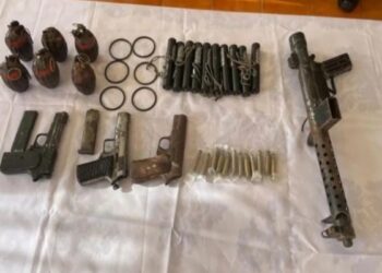 মণিপুরে বিপুল পরিমান আগ্নেয়াস্ত্র ও গোলাবারুদ উদ্ধার