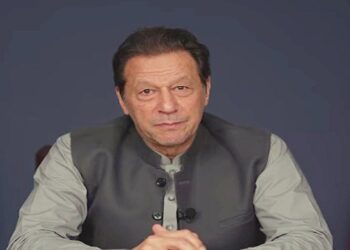 পাকিস্তানের প্রাক্তন প্রধানমন্ত্রী ইমরান খানকে তিন বছরের কারাদণ্ড দিয়েছে আদালত