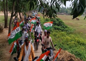 দলীয় কর্মীর মৃত্যুতে আউশগ্রামে সিপিএমের প্রতিবাদ সভার আগেই তৃণমূলের বাইক মিছিল ঘিরে রাজনৈতিক চাপানউতোর