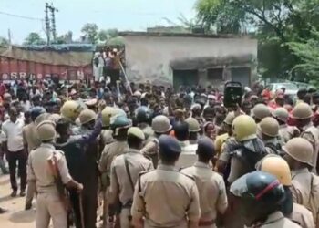 বোনকে ইভটিজিং-এর প্রতিবাদ করায় প্রয়াগরাজে ১৬ বছরের হিন্দু কিশোরকে নির্মমভাবে পিটিয়ে খুন