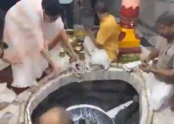 ‘মুসলিম ভোটব্যাঙ্ককে খুশি করতে হিন্দু আচার ও বিশ্বাসের প্রতি অবজ্ঞা’-মমতা ব্যানার্জির পূজা পদ্ধতি নিয়ে মন্তব্য অমিত মালব্যের