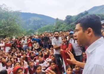 “জয় শ্রীরাম” লেখায় হিন্দু ছাত্রকে নির্মম ভাবে মার, গ্রেফতার শিক্ষক ফারুক আহমেদ, পলাতক অধ্যক্ষ মোহাম্মদ হাফিজ