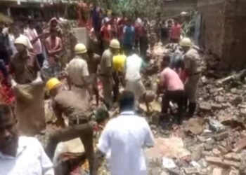 দত্তপুকুরে বেআইনি বাজি কারখানায় ভয়াবহ বিস্ফোরণ, মৃত ৮ থেকে ১০, আহত বহু