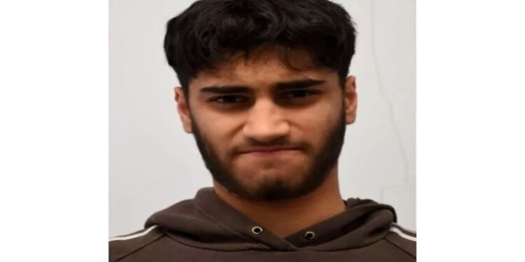 সন্ত্রাসবাদে উদ্বুদ্ধ করতে ফেসবুক পোস্ট,ব্রিটেনের প্রেস্টনের ১৮ বছরের তরুনের ৩ বছর ৯ মাসের কারাদণ্ড