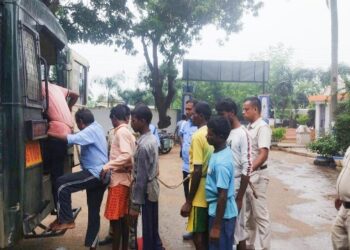 ভাতারে গ্রেফতার ৪, পুলিশের দাবি ডাকাতির উদ্দেশ্যে জড়ো হয়েছিল ধৃতরা