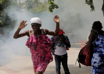 সন্ত্রাস কবলিত হাইতি ছেড়ে নিজের দেশের নাগরিকদের পালাতে বললো আমেরিকা