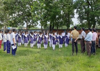 ‘জলবায়ু ধর্মঘট’ পালিত হল আউশগ্রামের এড়াল উচ্চ বিদ্যালয়ে