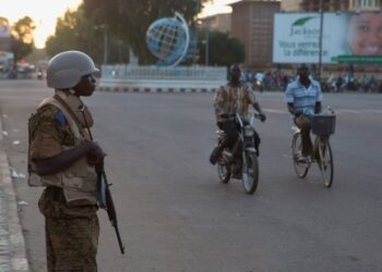সন্ত্রাসবাদী সংগঠন আল-কায়েদার হামলায় মৃত্যু বুর্কিনা ফাসোর ৫৩ সেনা, আহত ৩০