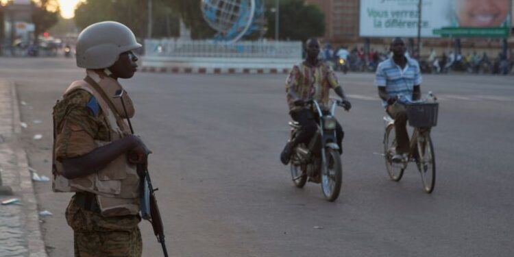 সন্ত্রাসবাদী সংগঠন আল-কায়েদার হামলায় মৃত্যু বুর্কিনা ফাসোর ৫৩ সেনা, আহত ৩০