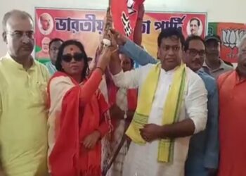 ধূপগুড়িতে উপ নির্বাচনের আগে শাসকদলে ধাক্কা, বিজেপিতে যোগ দিলেন প্রাক্তন তৃণমূল বিধায়িকা