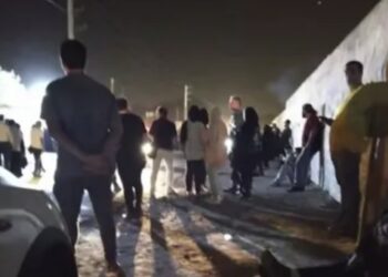 ইরানের নৃশংস বাসিজ গার্ডদের বিরুদ্ধে অস্ত্র ধরলো জনতা, নির্বিচারে গুলিতে মৃত্যু ১ বাসিজ গার্ড, আহত ৩