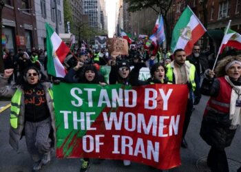 ইরানের শাসক ও ধর্মগুরু খামেনির বিরুদ্ধে বিক্ষোভ অব্যাহত ইরানে