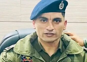 একাধিক অভিযোগে শ্রীনগরে গ্রেফতার ডিএসপি শেখ আদিল মোশতাক