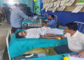 মৃত বোনের আত্মার শান্তি কামনায় রক্তদান করলেন দাদা