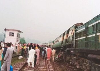 পাকিস্তানের পাঞ্জাব প্রদেশে যাত্রীবাহী ট্রেন ও পণ্যবাহী ট্রেনের সংঘর্ষে আহত ৩১