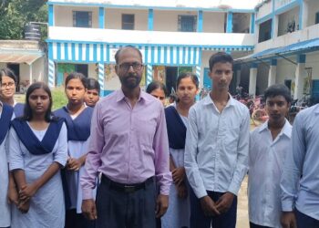 গ্রামীণ এলাকার পড়ুয়াদের এগিয়ে নিয়ে যাওয়া রায়নার শিক্ষক পাচ্ছেন শিক্ষক রত্ন সন্মান