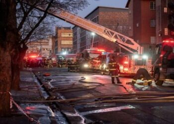 জোহানেসবার্গ শহরের আবাসনে অগ্নিকাণ্ডে মৃত ৭৩,অগ্নিদগ্ধ অন্তত ৪৩