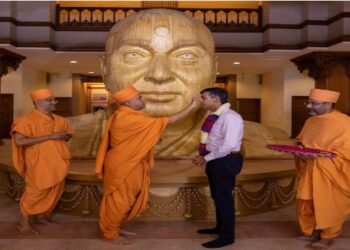 দিল্লির অক্ষরধাম মন্দির পরিদর্শন করলেন ব্রিটিশ প্রধানমন্ত্রী ঋষি সুনক