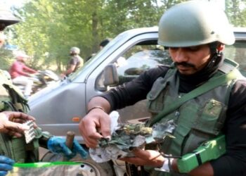 বড় নাশকতার ছক বানচাল করল নিরাপত্তা বাহিনী, শ্রীনগর-বারামুল্লা জাতীয় মহাসড়কে উদ্ধার আইইডি