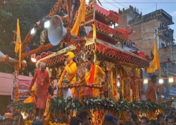 রাধাকৃষ্ণের রথযাত্রা ঘিরে পূণ্যার্থীদের ঢল নেপালের বিরাটনগরে