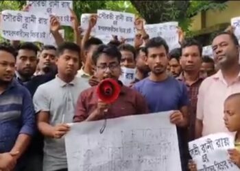 বাড়িতে দুই স্ত্রী ও অর্ধডজন সন্তান, প্রেমের ফাঁদে ফেলে ১৩ বছরের হিন্দু কিশোরীকে নিয়ে চম্পট দিল মোহাম্মদ দুলাল মিয়া