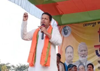 “আগামী দিনে ভালো সময় আসছে, বহু চোর জেলে যাবে” : বিজেপি নেতা অনুপম হাজরা