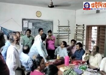 শিক্ষক নিয়োগ দুর্নীতি কাণ্ডের মাঝেই আর্থিক দুর্নীতির অভিযোগে প্রধান শিক্ষকের বিরুদ্ধে, এফআইআর দায়ের,চাঞ্চল্য রায়নায়