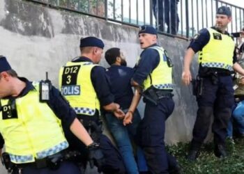 মুসলিম শরনার্থী ঠেকাতে সশস্ত্র বাহিনী ব্যবহার করবে সুইডেন