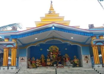 আউশগ্রামের সিলুট গ্রামের সম্প্রীতির দুর্গাপুজো ঘিরে জমে উঠেছে এবারের শারদোৎসব