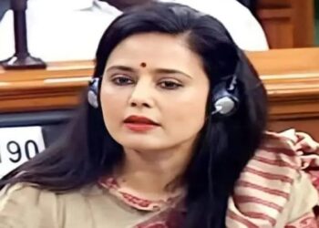 তৃণমূল সাংসদ মহুয়া মৈত্রকে ২ নভেম্বর উপস্থিত হওয়ার নির্দেশ দিয়েছে লোকসভার এথিক্স কমিটি