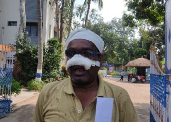 ভাতারে দুর্গাপ্রতিমা বিসজর্নের সময় বচসার জেরে প্রতিবেশীকে বেদম মারধরের অভিযোগ