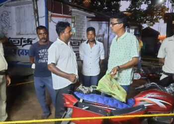 কাটোয়ায় প্রচুর হেরোইনসহ গ্রেফতার ৩ মাদক পাচারকারী