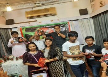 কবি-সাহিত্যিকের উপস্থিতিতে পত্রিকাগোষ্ঠীর শারদীয়া সংখ্যার মোড়ক উন্মোচন