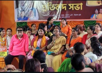 “মোদীজি নিজে না সরলে কারোর ক্ষমতা নেই তাকে সিংহাসনচ্যুত করার” : জয় ব্যানার্জি