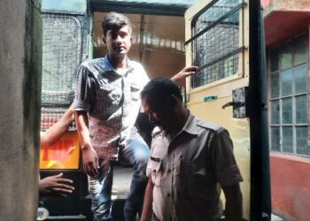 একাধিক গুরুতর মামলার আসামি সাদ্দাম শেখ ঘনিষ্ঠ ফেরার দুষ্কৃতী রাজা মল্লিককে গ্রেফতার করেছে কাটোয়া থানার পুলিশ