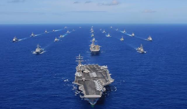 ইসরায়েলের সাহায্যার্থে যুদ্ধজাহাজ ও যুদ্ধবিমান মোতায়েন করছে আমেরিকা