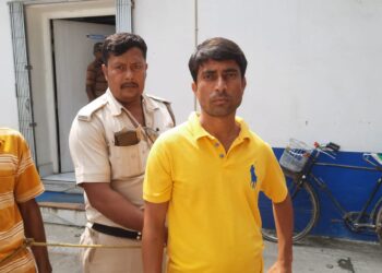 গ্রাহকের কাছে এটিএম, অ্যাকাউন্ট থেকে হাপিশ টাকা, অভিনব প্রতারণা কাটোয়ায়, গ্রেফতার ১