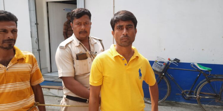 গ্রাহকের কাছে এটিএম, অ্যাকাউন্ট থেকে হাপিশ টাকা, অভিনব প্রতারণা কাটোয়ায়, গ্রেফতার ১